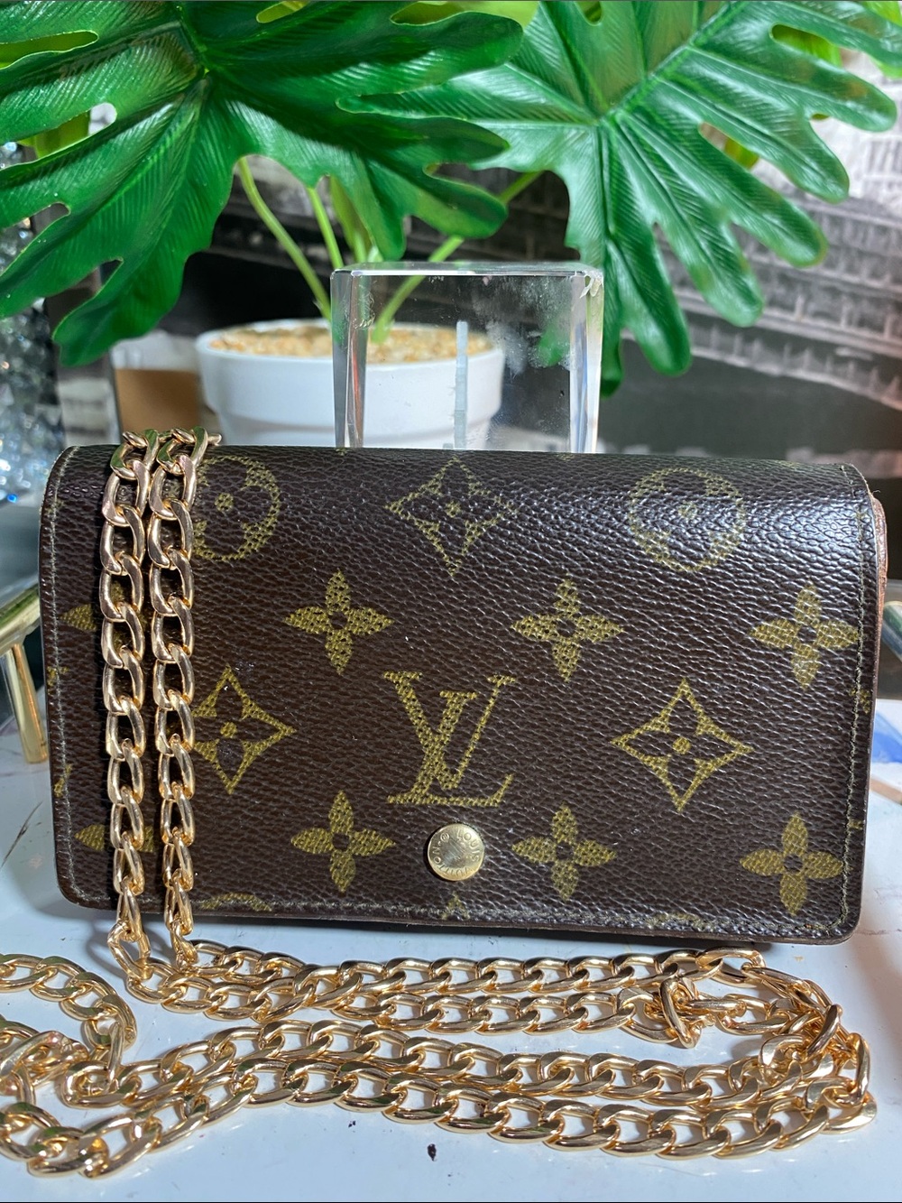 Authentic Louis Vuitton Monogram Bifold Zippy Wallet
